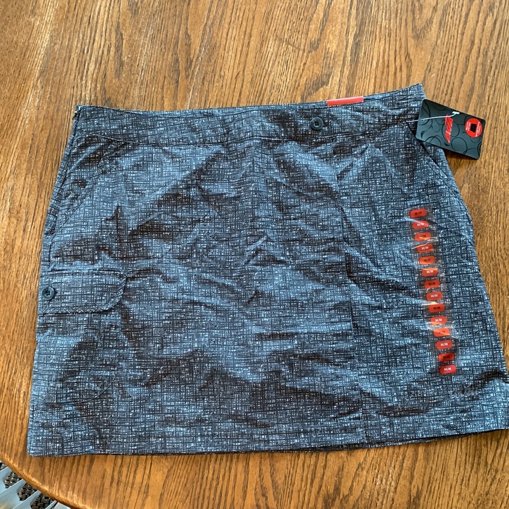 NWT. Avia skorts
